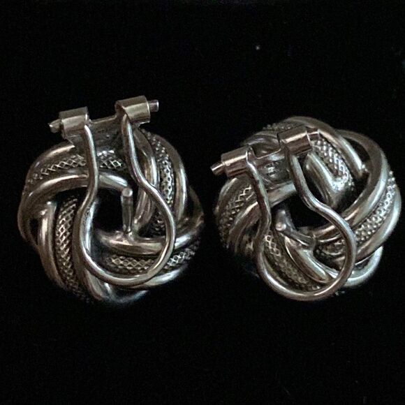 💛 925 Large Love Knot Stud Earrings - Picture 4 of 6